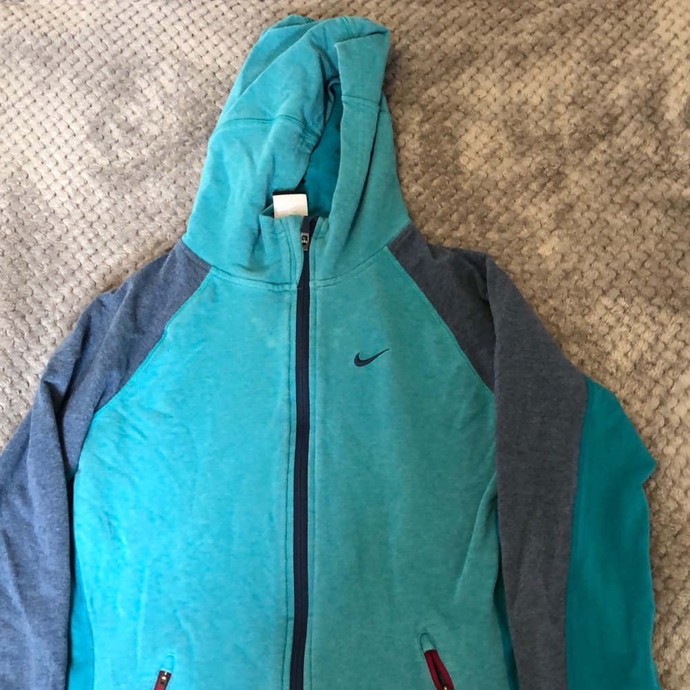 nike zip up hoodie ( SOLD)